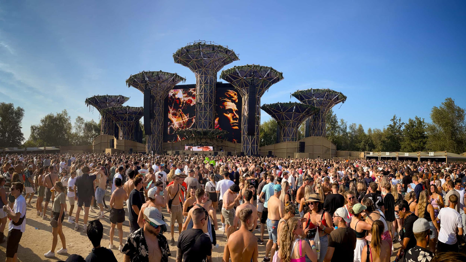 Mysteryland 2024: Bamboepalen van Masters of Bamboo Stelen de Show