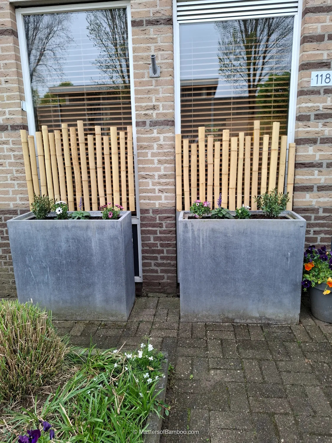 privacy met bamboe paal