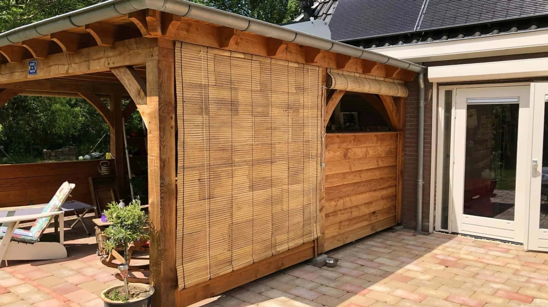 Bamboe rolgordijn overkapping buiten