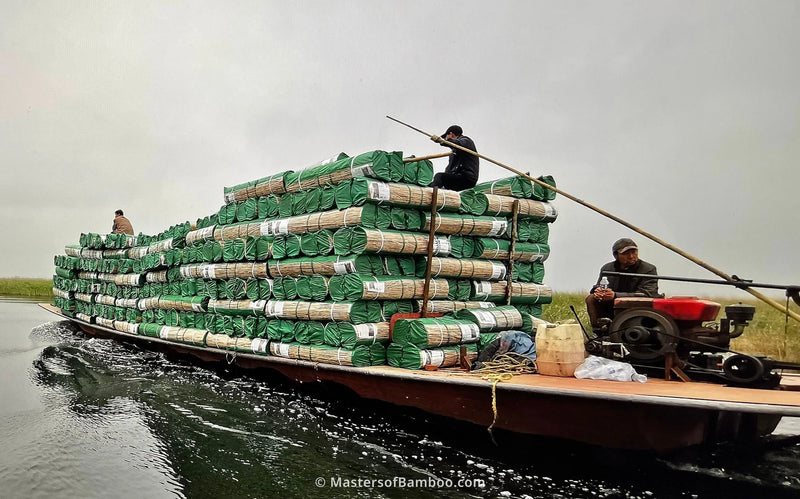bamboematten op boot in China