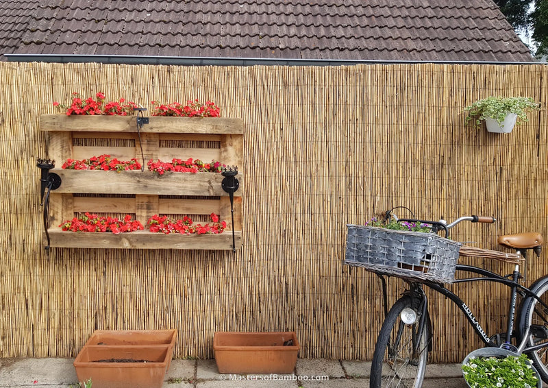 Natuurlijke matten als schutting 