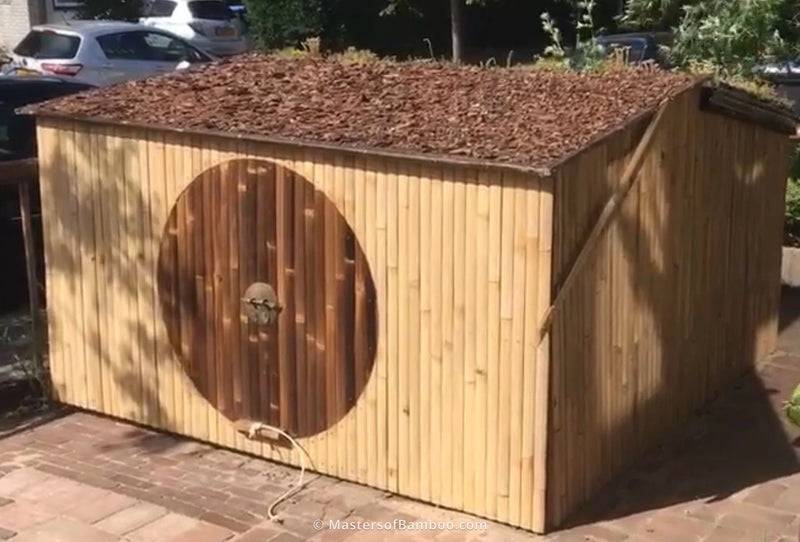 tuinhuisje bekleedt met sterke bamboelatten naturel