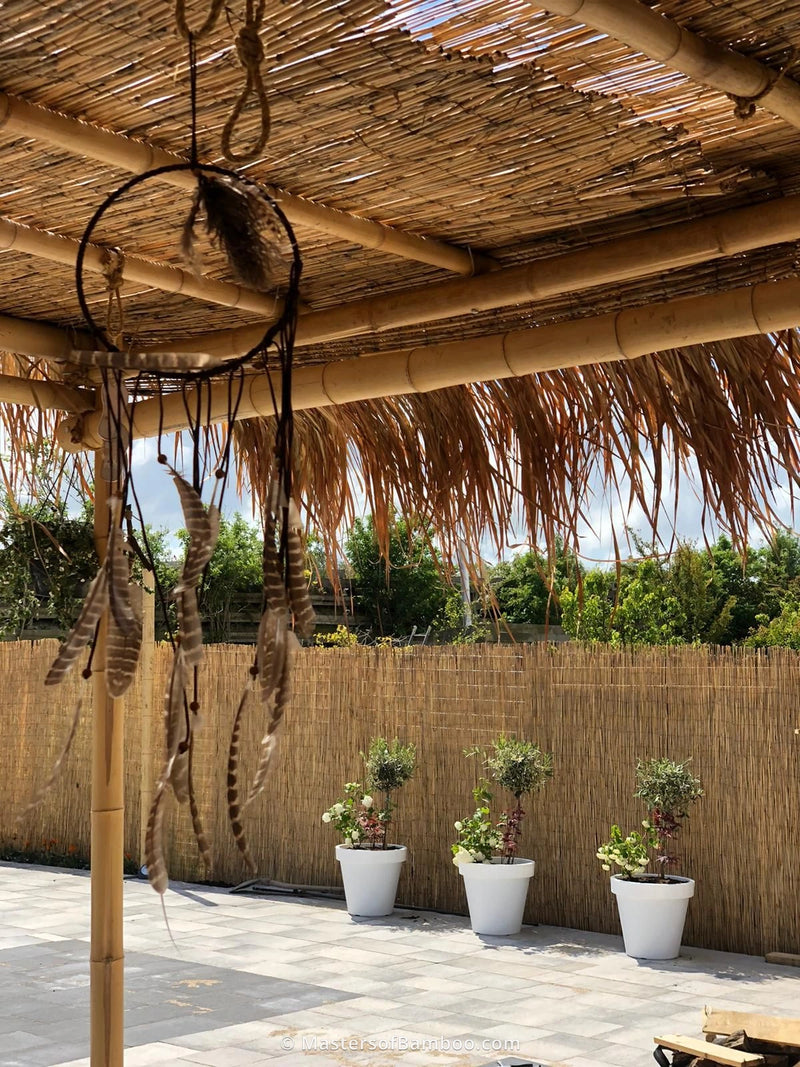 dak op bamboe pergola