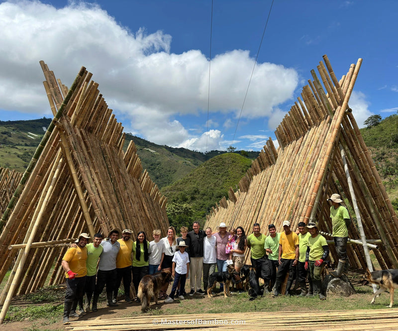 lange-bamboepalen-masters-of-bamboe-personeel